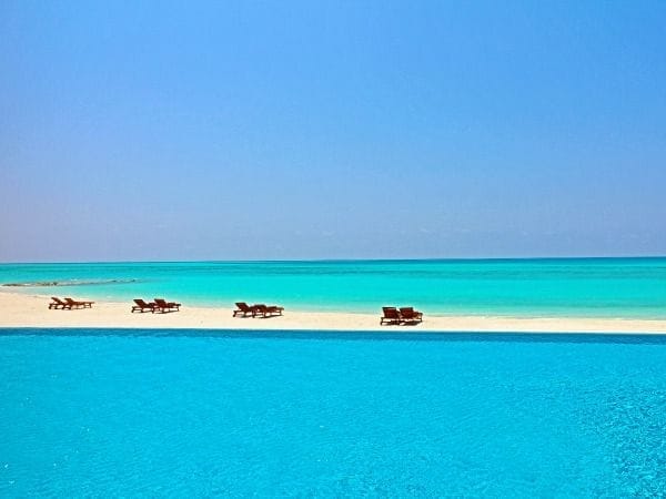 piscina infinita