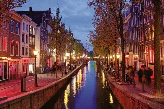things to do in amsterdam at night