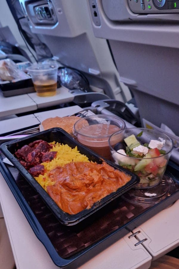 Comida del avion de Qatar Airways