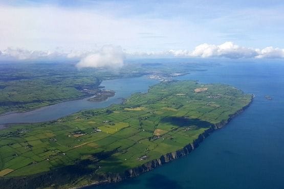 Carrick a rede rope bridge desde el aire
