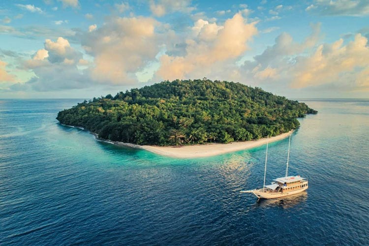 Sailing Bali