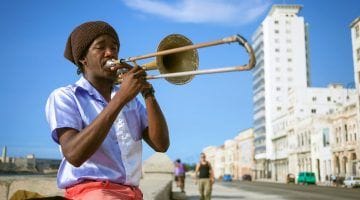 Viajar a Cuba