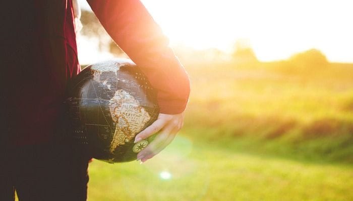 how to travel sustainably