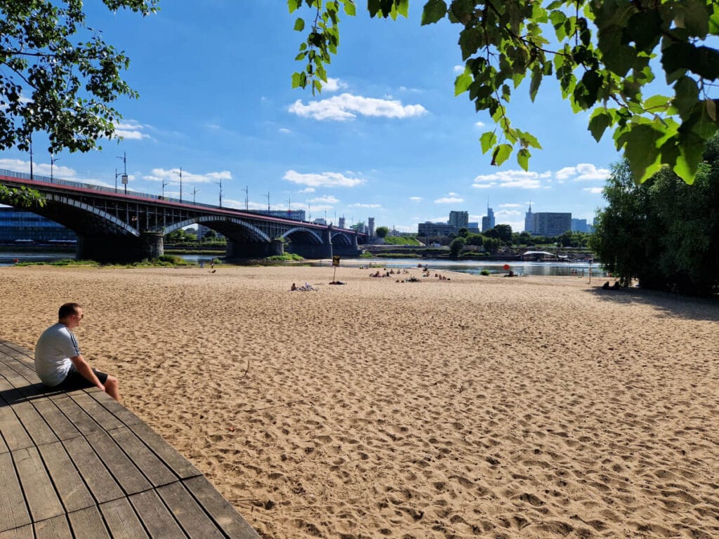 Playa Poniatowka Barrio de Praga Varsovia 1024x768