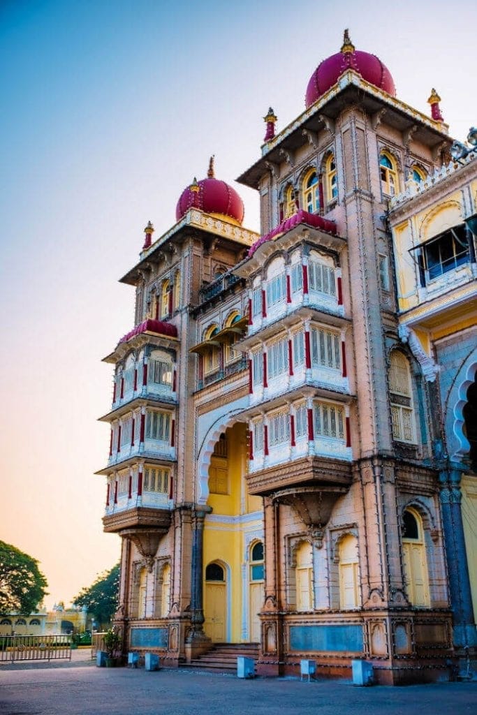 historical places in south india 683x1024