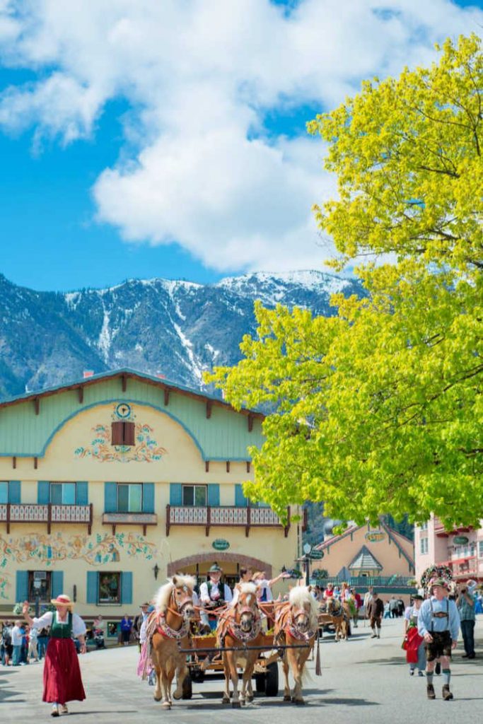visit leavenworth 683x1024