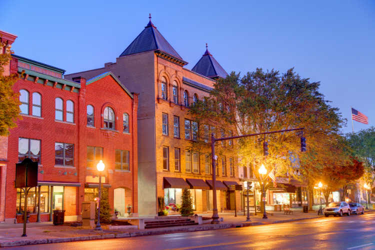 shopping in Saratoga Springs