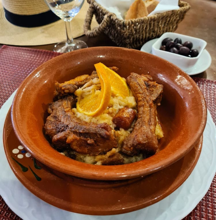 Migas alentejanas
