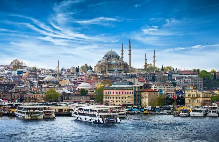 cityscape Istanbul Turkey 768x499