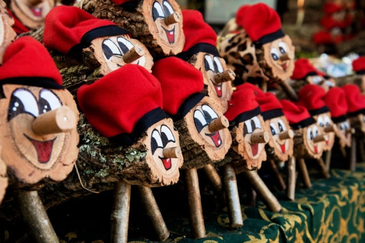 Tió de Nadal Navidad en Cataluña
