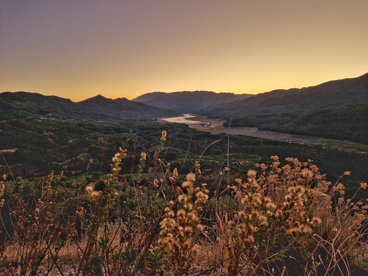 atardecer en el embalse del Tranco desde Hornos