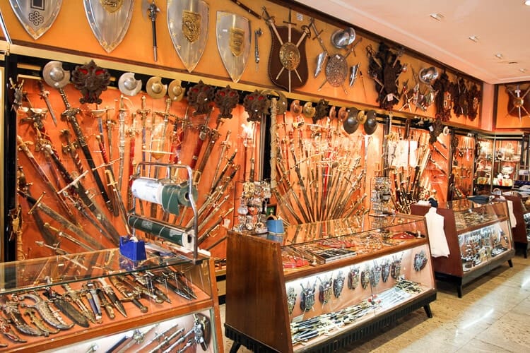 Espadas y productos artesanales de Toledo