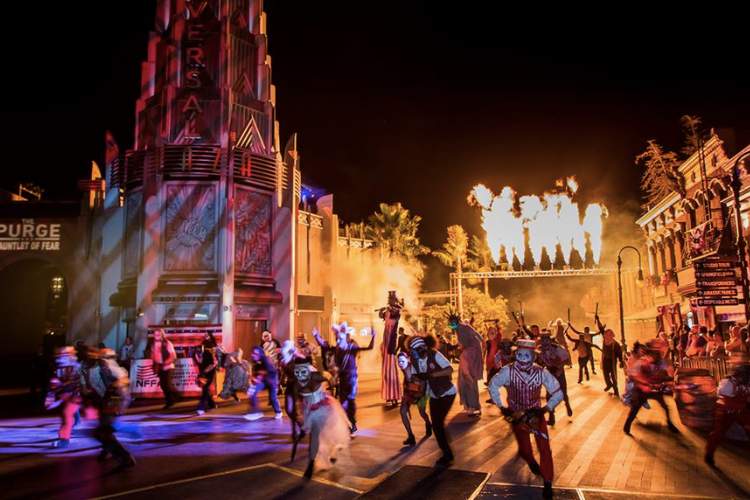 halloween themed park universal studios