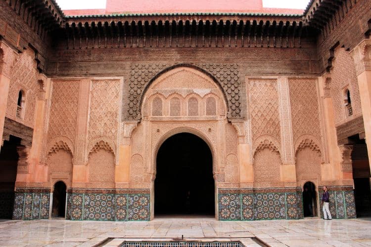 Plaza central de la Madrasa de Ben Youssef