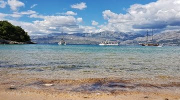 perfect beach for snorkeling in Croatia