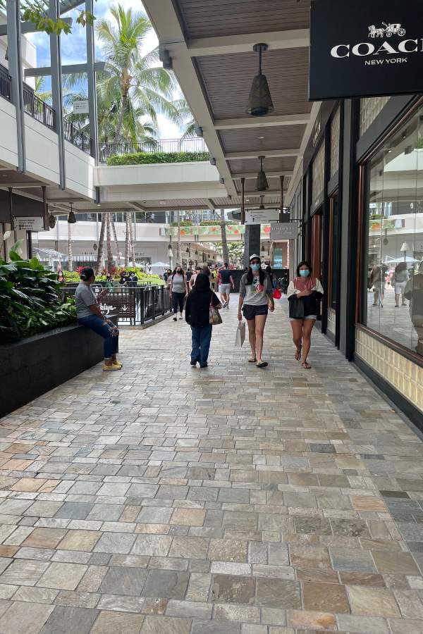 outdoor mall in honolulu
