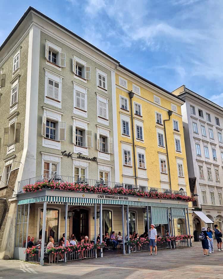 Cafe Tomaselli en Alter Markt una de las cafeterias mas antiguas de Salzburgo