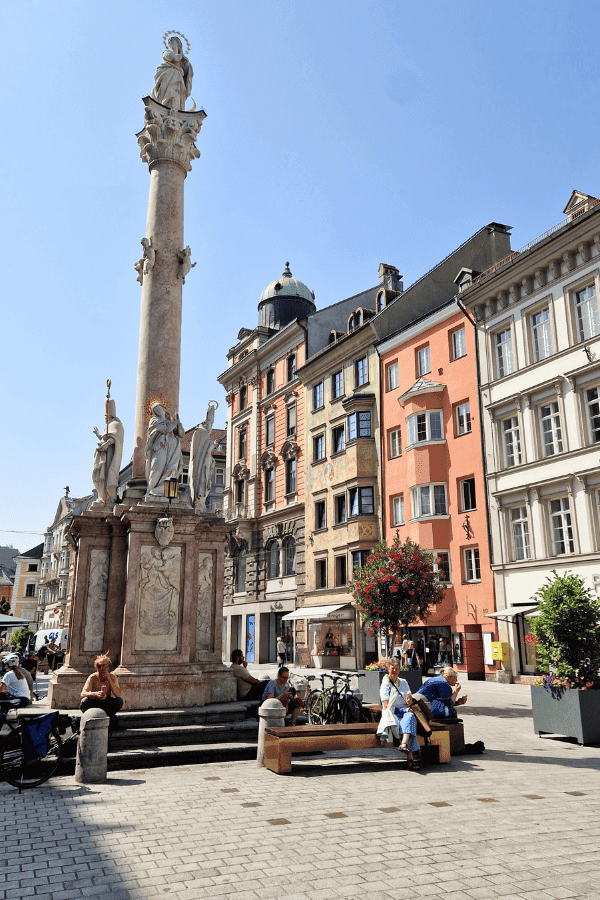 Columna de Santa Ana en la Maria Theresien Strasse de Innsbruck