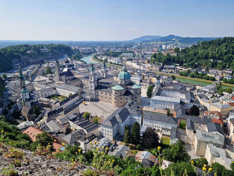 Vistas panoramicas de la ciudad de Salzburgo desde la Fortaleza Hohensalzburg