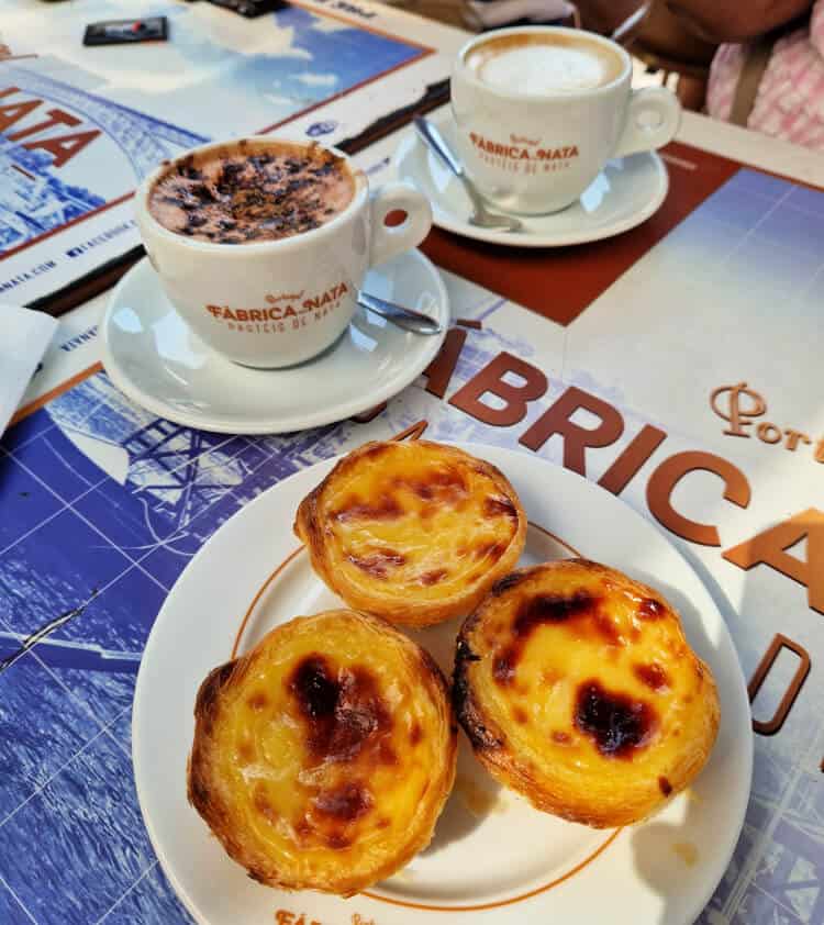 Cafe y pasteles de belem en Lisboa