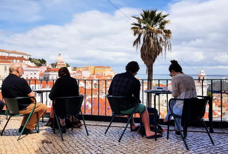 Cafeteria en mirador de Lisboa