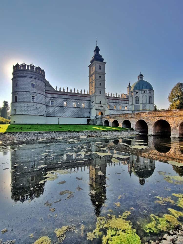 Castillo de Krasiczyn al amanecer