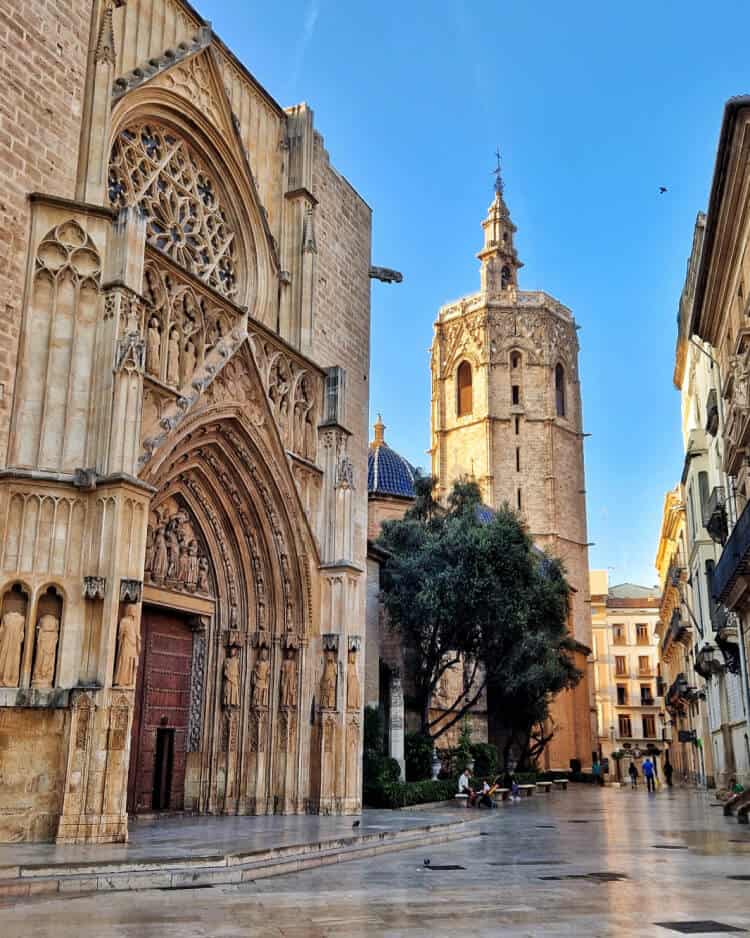 Plaza de la Virgen Valencia