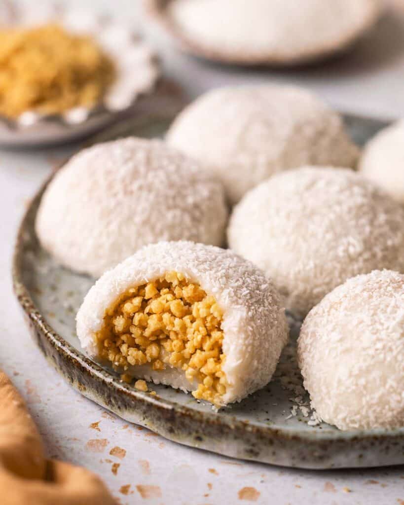 coconut peanut mochi lo mai chi